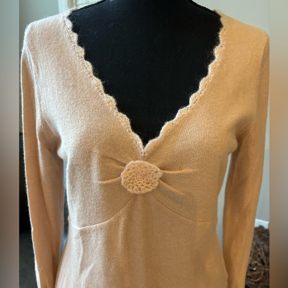 Easel light peach sweater with crochet detailing. Size L - Picture 2 of 8